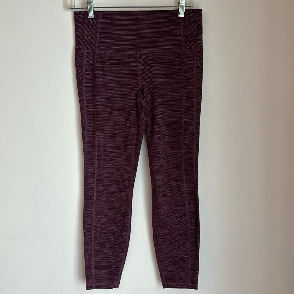 Athleta women’s stripped space die purple maroon leggings size medium EUC!